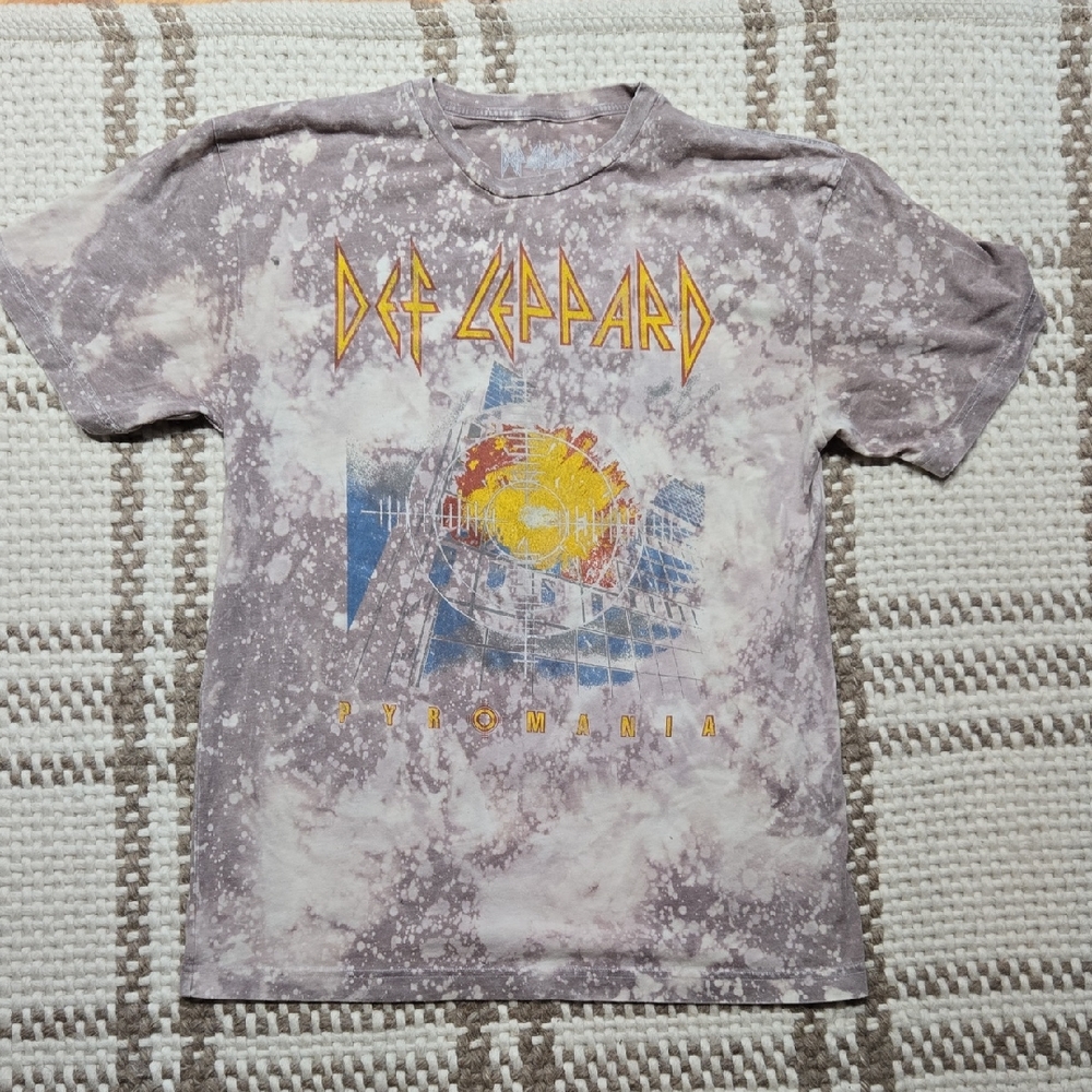 Def Leppard Pyromania 2017 Band Tee Acid Washed Size Large